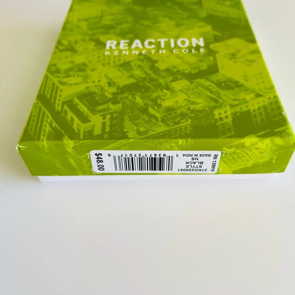 Kenneth Cole Reaction Black Leather Card Holder Wallet - Picture 2 of 3